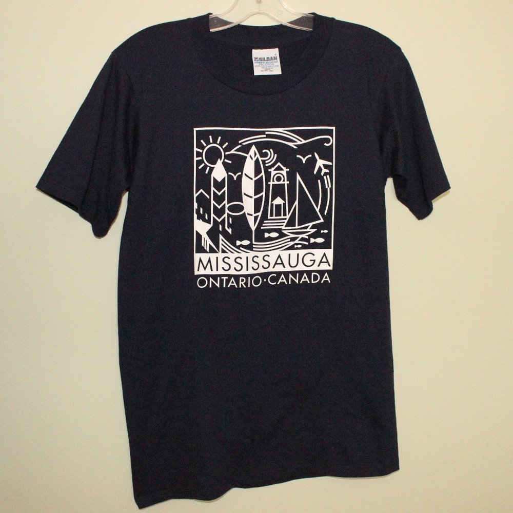 3/$55❤️unworn 1995 vintage MISSISSAUGA ONTARIO CANADA folk art big logo t-shirt